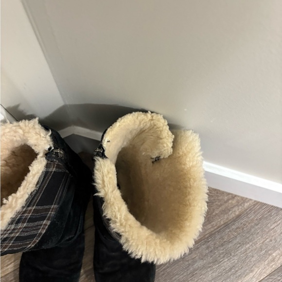 UGG AUSTRALIA KIDS SHOES MAURA BLACK BOOTS SZ 6 - Picture 12 of 15